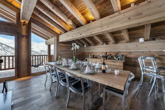 Salle à manger Chalet Pure White Crystal à Saint-Martin de Belleville